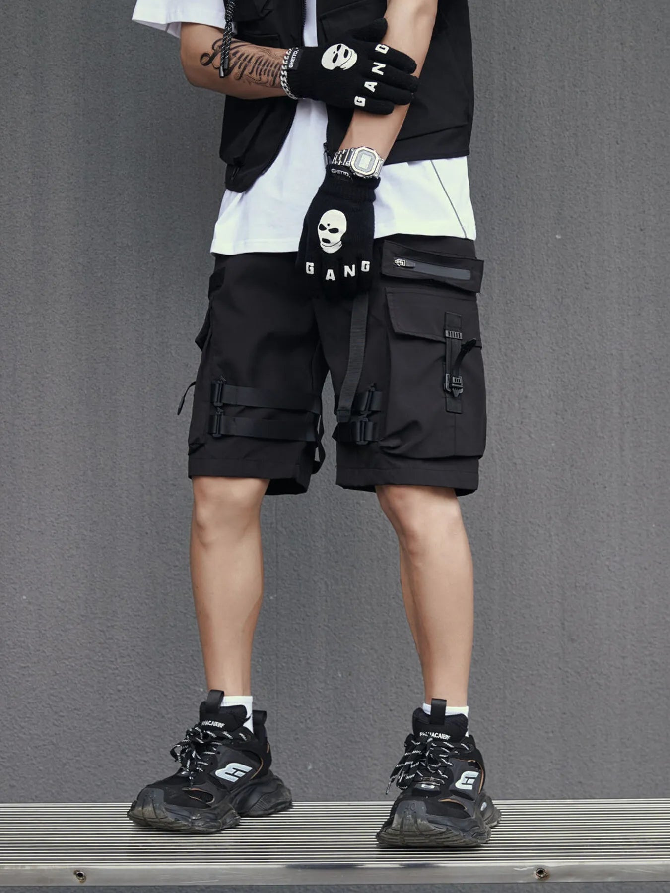 Men's Plus Size Multi-Pocket Tactical Cargo Shorts.